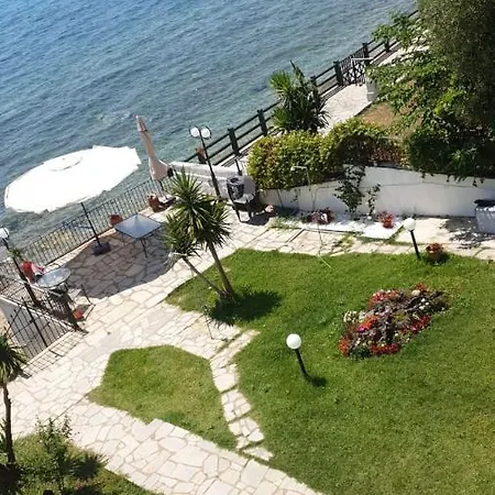 Kyana Big Blue Apartment